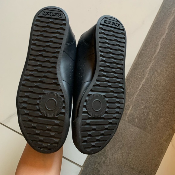 NWT Reebok Royal Charm Retro Sneakers - Picture 4 of 4